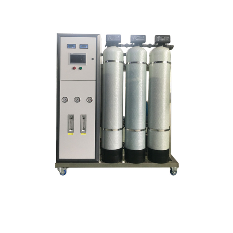 標(biāo)準(zhǔn)實驗室內(nèi)鏡純水機